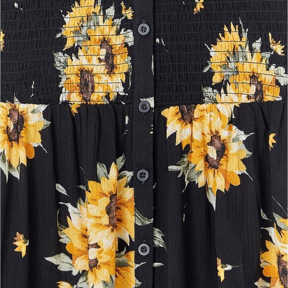 🆕SIZE LRG BLACK SUNFLOWER BUTTON SMOCKED BABYDOLL TANK - Picture 6 of 7